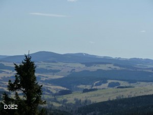 pohled z rozhledny na Anenském vrchu na Suchý vrch
