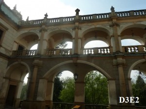 Stránov - zámecké arkády